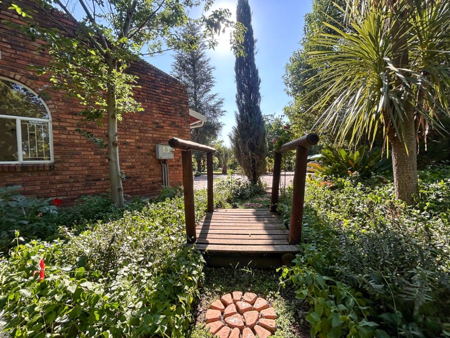 4 Bedroom Property for Sale in Lindequesdrif North West